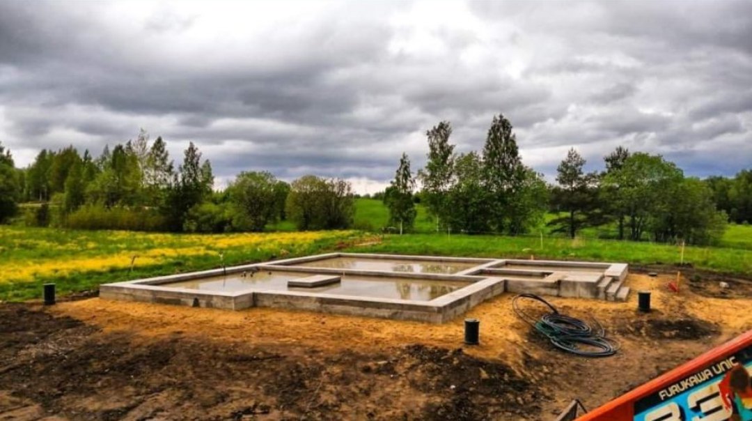 Закончен ленточный фундамент в д. Дроздово